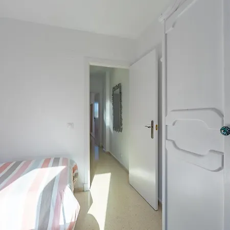 Daire Surla Pajaro Duplex, Sea Views & Pool