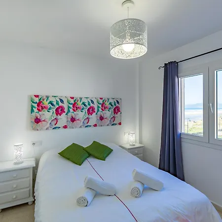 Surla Pajaro Duplex, Sea Views & Pool