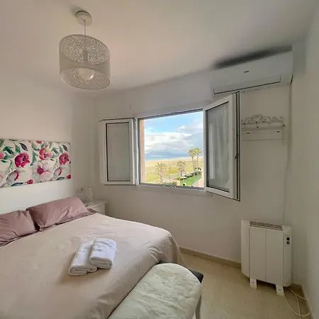Surla Pajaro Duplex, Sea Views & Pool Daire *
